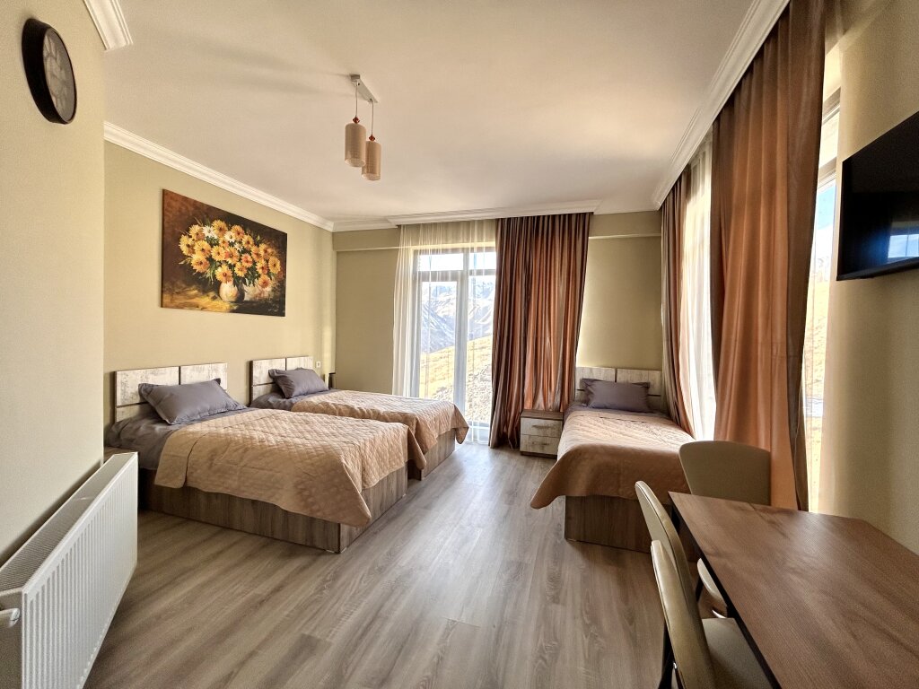 Comfort Triple room with view Dandelion Hotel Gudauri