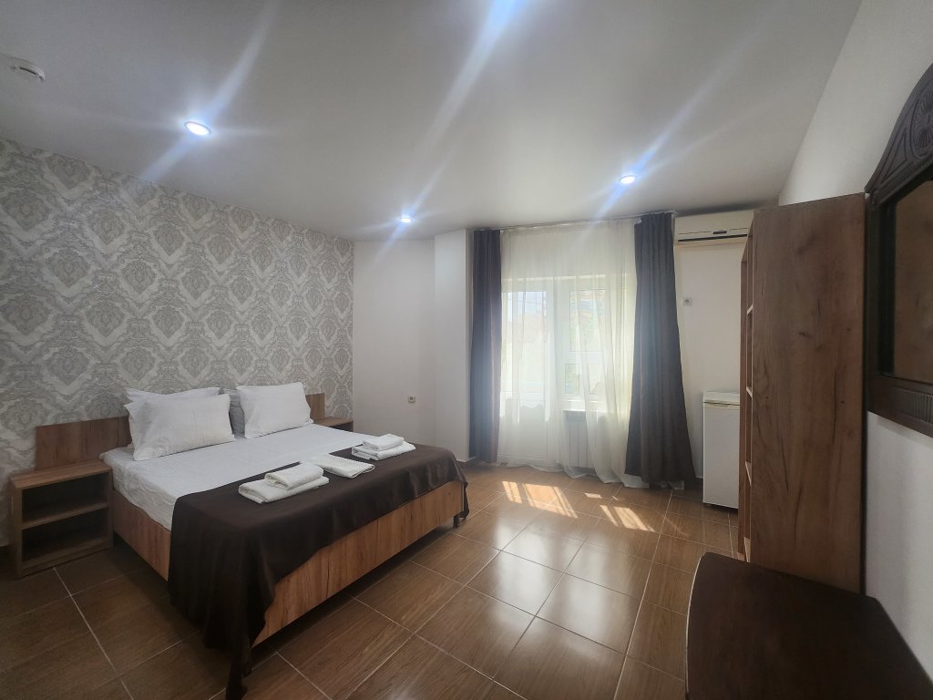 2 Bedrooms Standard Family room with balcony Ostrovok Hotel