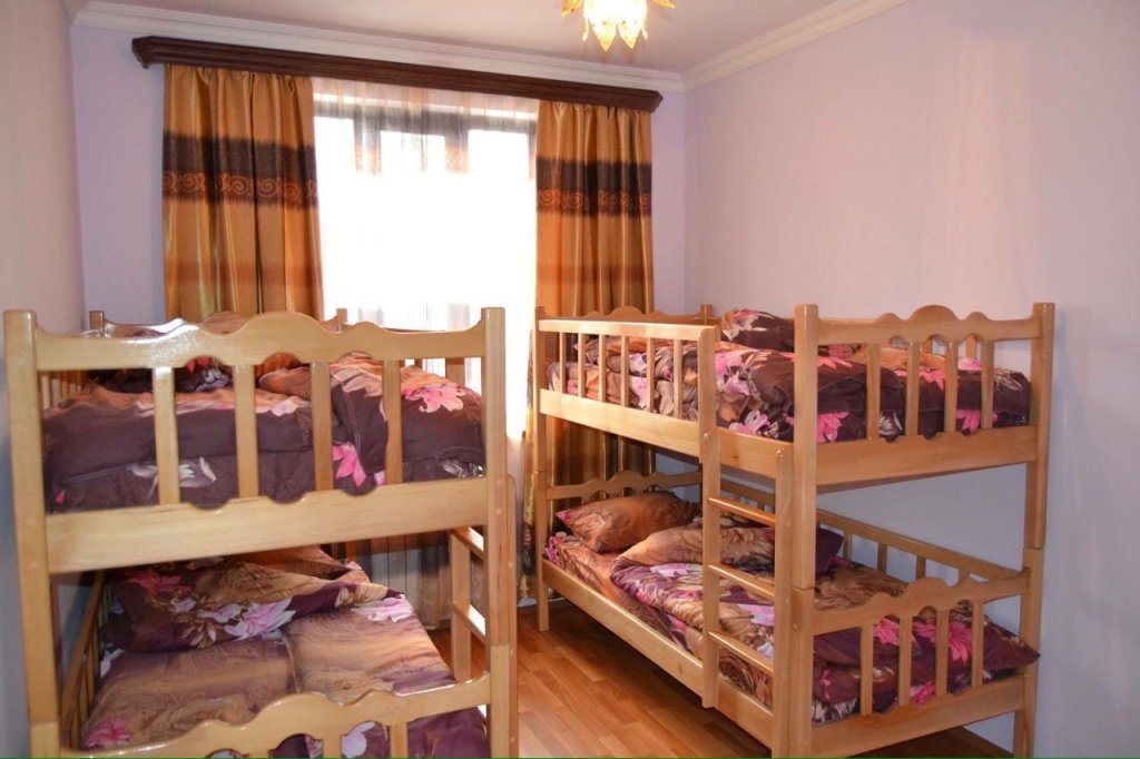 Кровать в общем номере (женский номер) Arm Hostel