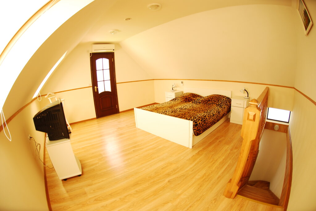 Standard Dreier Zimmer Doppelhaus mit Balkon Flyor Hotel