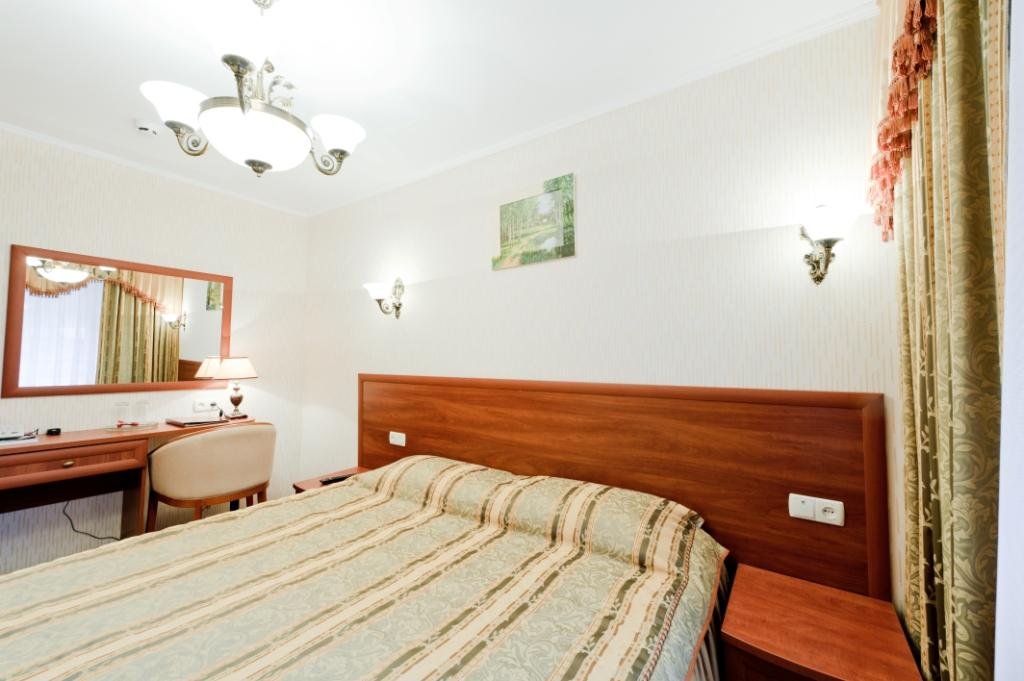 Двухместный номер Comfort с 2 комнатами с балконом АМАКС Парк-отель