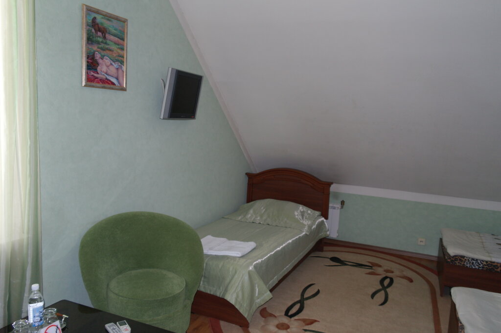 Кровать в общем номере Гостиница Шакира
