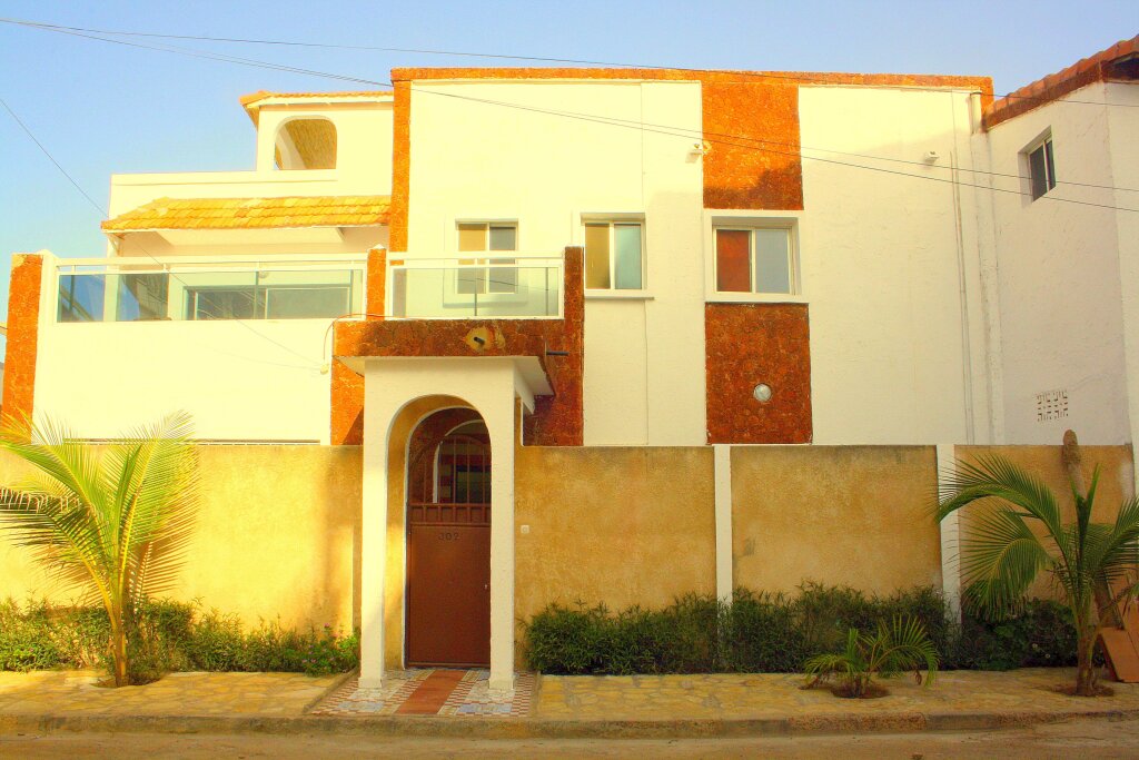 Ker Jahkarlo Hostel ➜ Niaga, Rufisque-Bargny, Senegal. Book hotel Ker  Jahkarlo Hostel