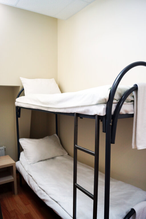 Кровать в общем номере (женский номер) Sky Hostel Шереметьево