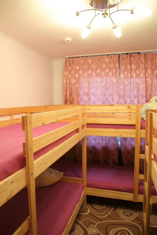 Кровать в общем номере (женский номер) Хостел Матрешка