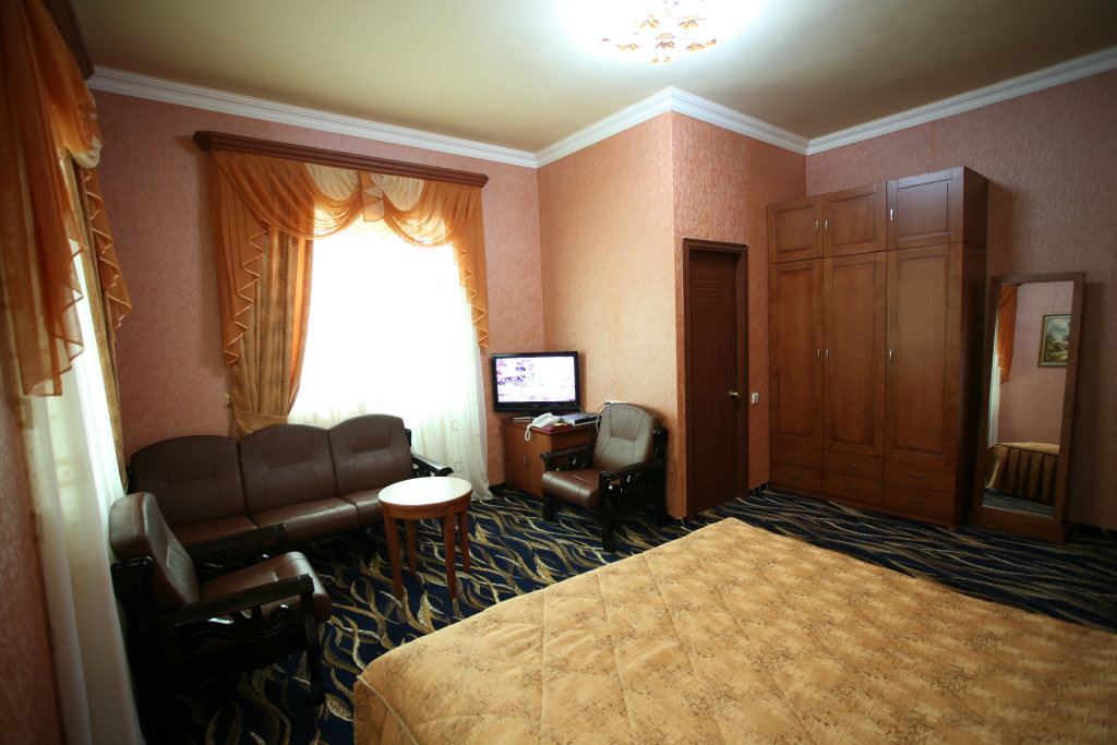 Double Suite with balcony Nairi Hotel