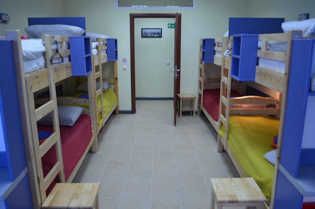 Кровать в общем номере (мужской номер) Good Morning Hostel