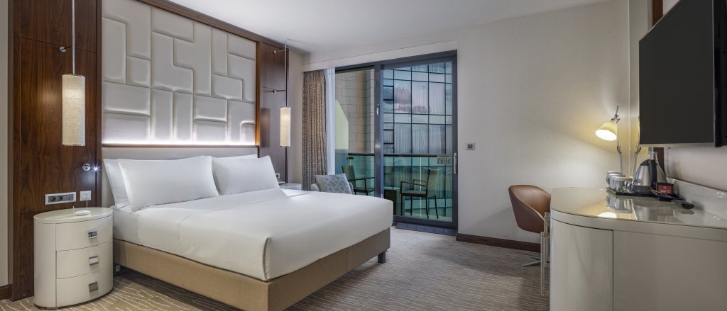 Двухместный номер Guest для гостей с ограниченными возможностями с балконом и с видом на море Отель Hilton Батуми