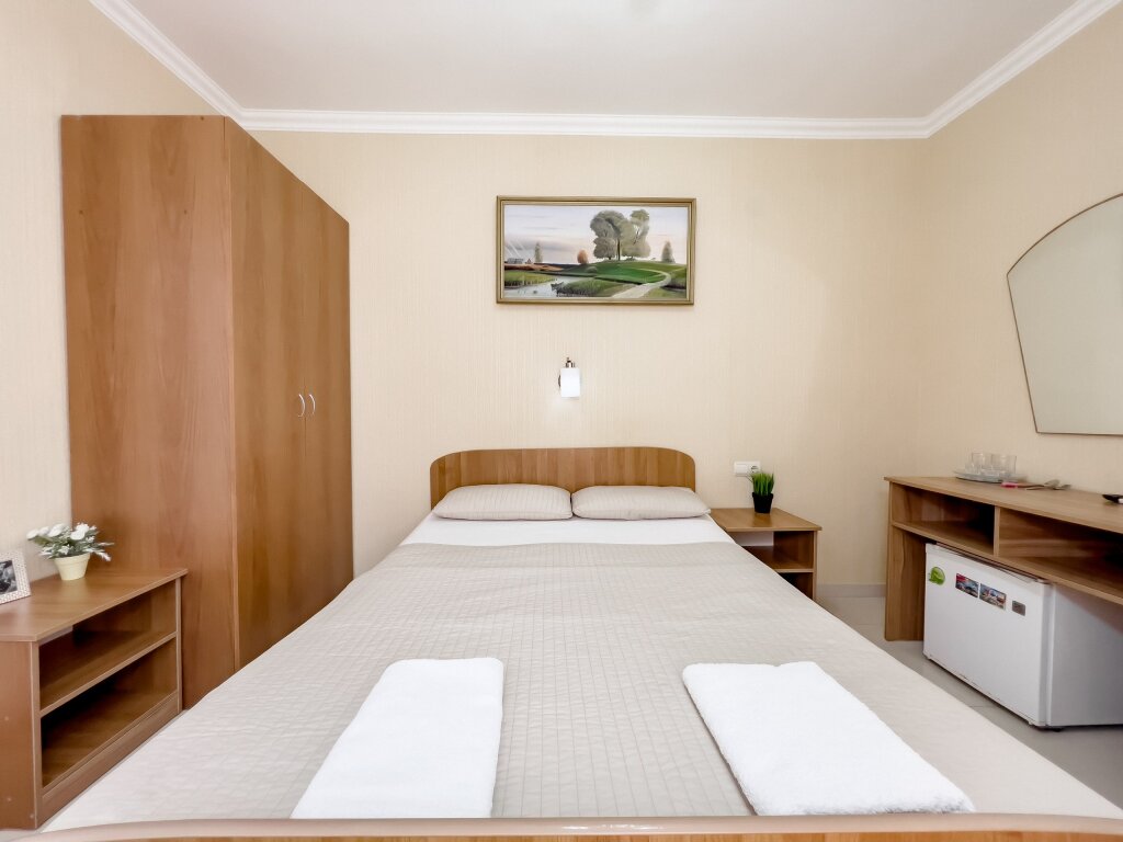 Standard Doppel Zimmer mit Balkon und mit Blick Tri Bogatyrya Hotel