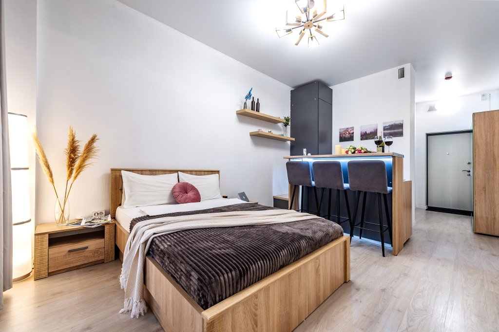 Deluxe Doppel Zimmer mit Balkon und mit Stadtblick Apartme Aeroport Apartments