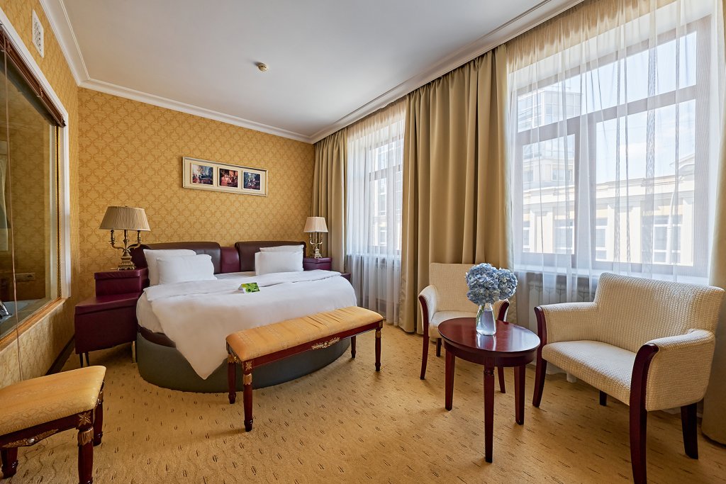 Business Standard room with city view Golden Rooms Hotel