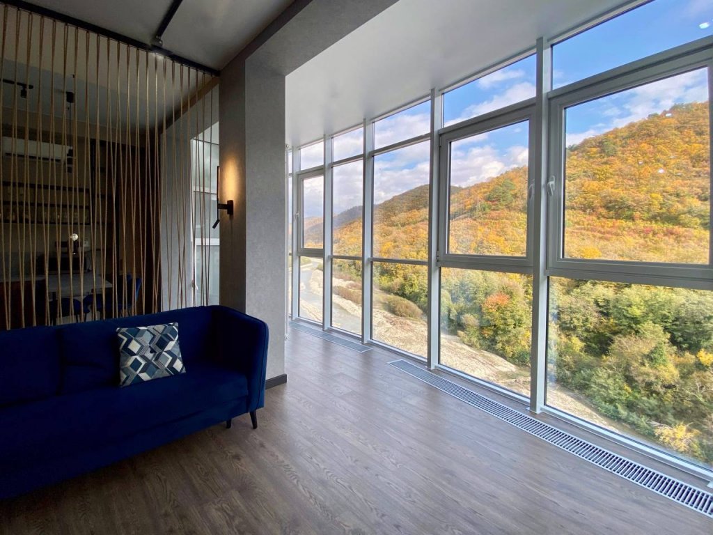 Четырёхместные апартаменты Comfort с видом на горы Апарт-отель Sun Hills Небуг