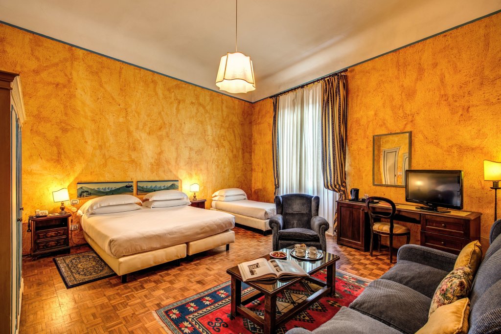 Трёхместный номер Standard Croce Di Malta Hotel