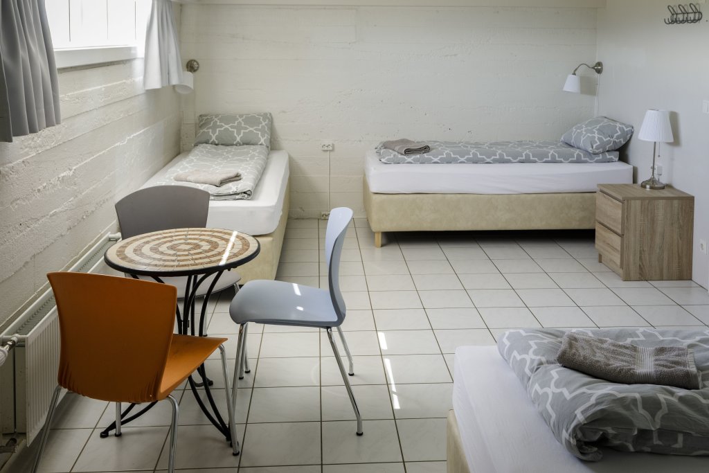 Кровать в общем номере с видом на горы Reykhólar Hostel