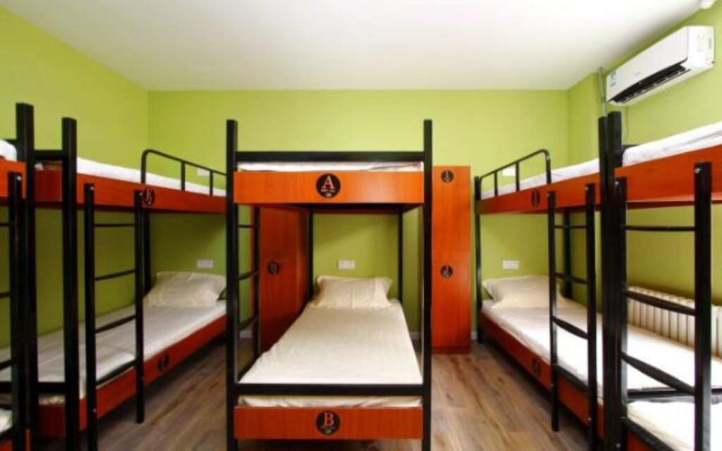 Кровать в общем номере (женский номер) Meet int'l Youth Hostel Zhejiang Rd
