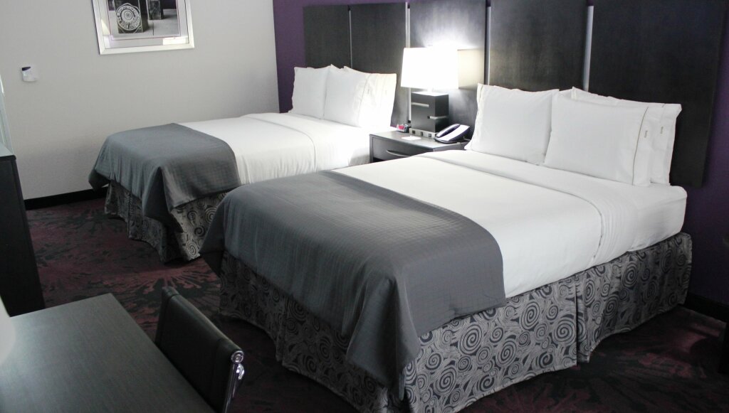 Standard Quadruple room Holiday Inn Express & Suites Columbus
