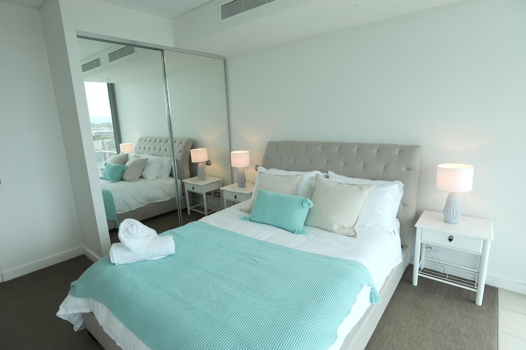 Apartment Modern Apartment with Resort Style Living Surfers Paradise
