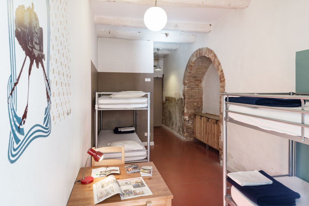 Кровать в общем номере (женский номер) Hostel Vertigo Vieux-Port