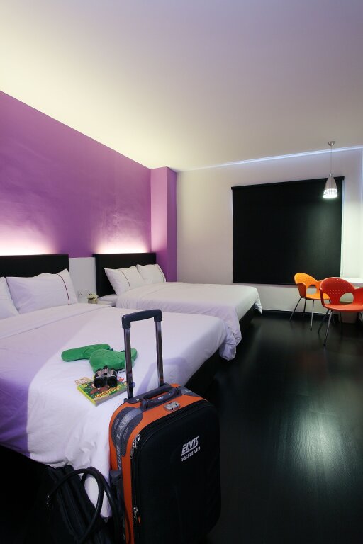 Standard room J Hotel