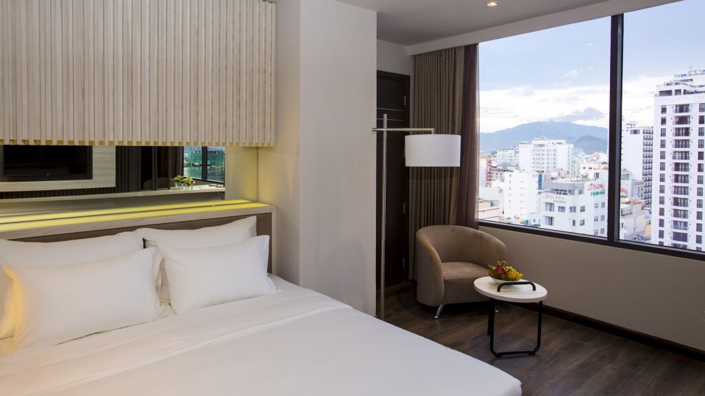 Трёхместный номер Superior с частичным видом Alana Nha Trang Beach Hotel