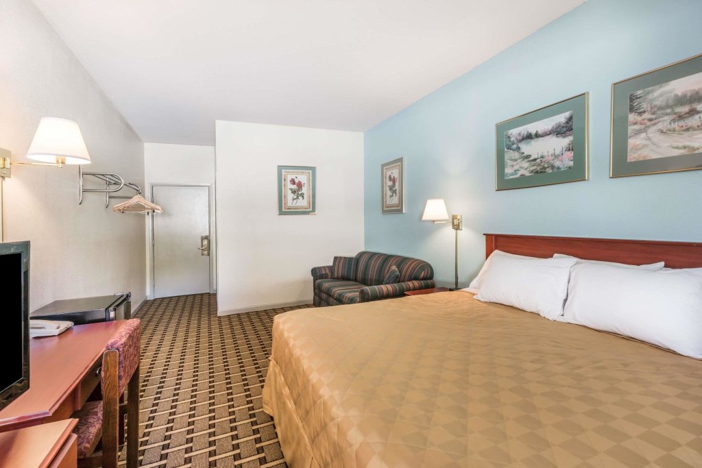 Standard chambre Super 8 by Wyndham Knoxville Downtown Area
