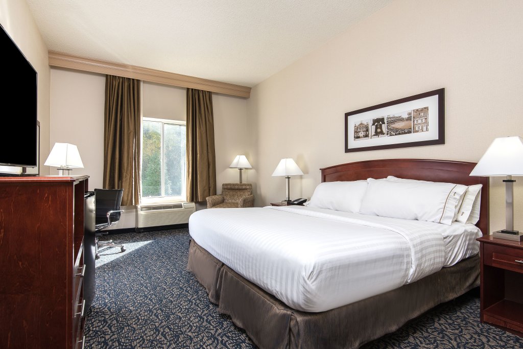 Standard Zimmer Holiday Inn Express & Suites Philadelphia - Mt Laurel, an IHG Hotel