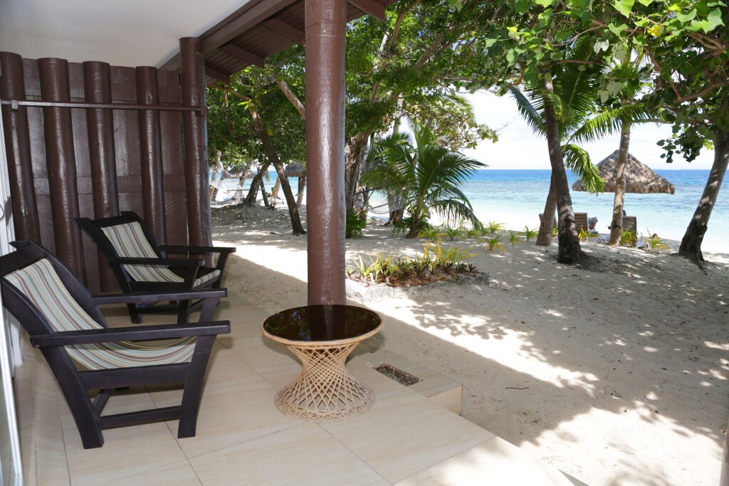 Номер Premium beachfront Treasure Island Fiji