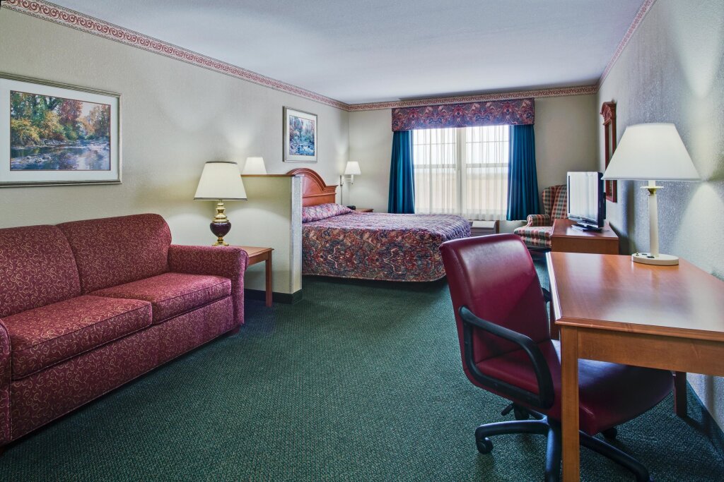 Люкс Country Inn & Suites by Radisson, Stockton, IL