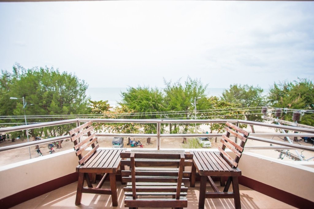 Habitación familiar Estándar con vista al mar Chaam Villa Sun Hotel