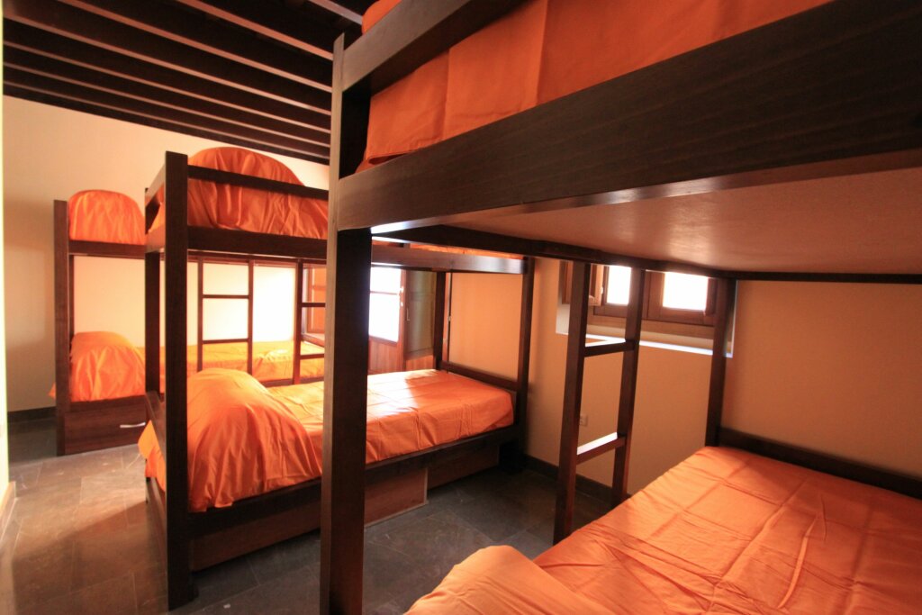 Bed in Dorm Hotel Mercader de Sedas