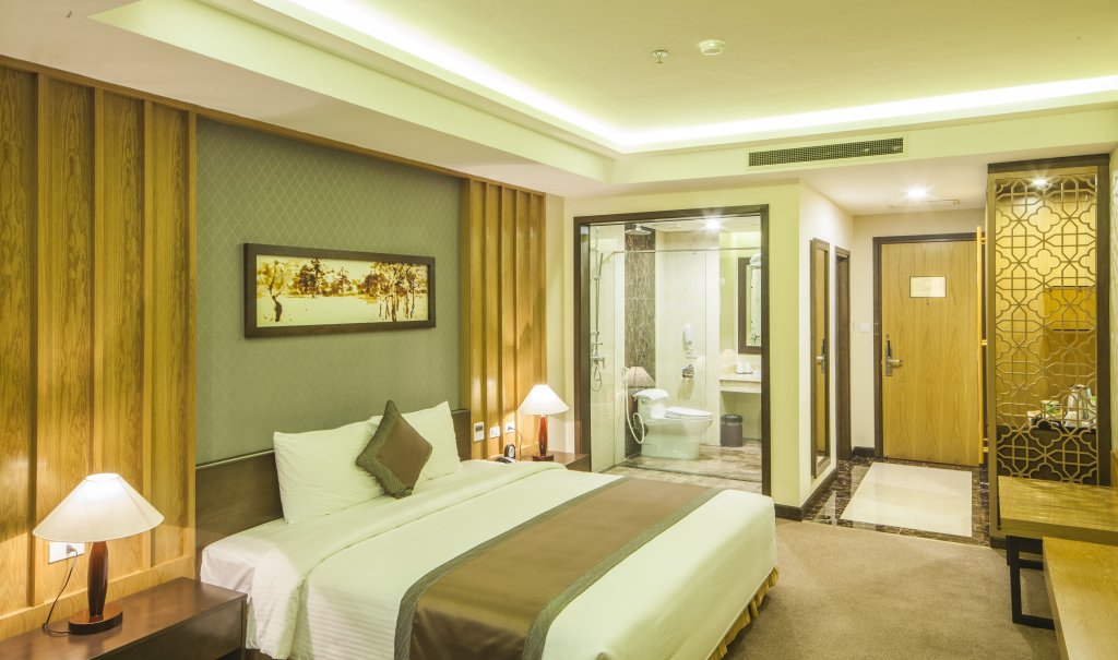 Deluxe Double room with city view Muong Thanh Luxury Nhat Le Hotel