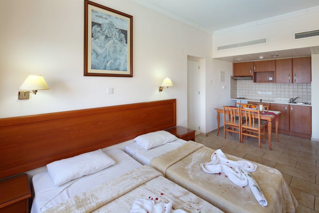 Апартаменты с 2 комнатами Panareti Coral Bay Resort
