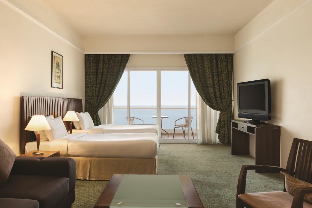 Номер Deluxe с видом на море Ramada by Wyndham Beach Hotel Ajman