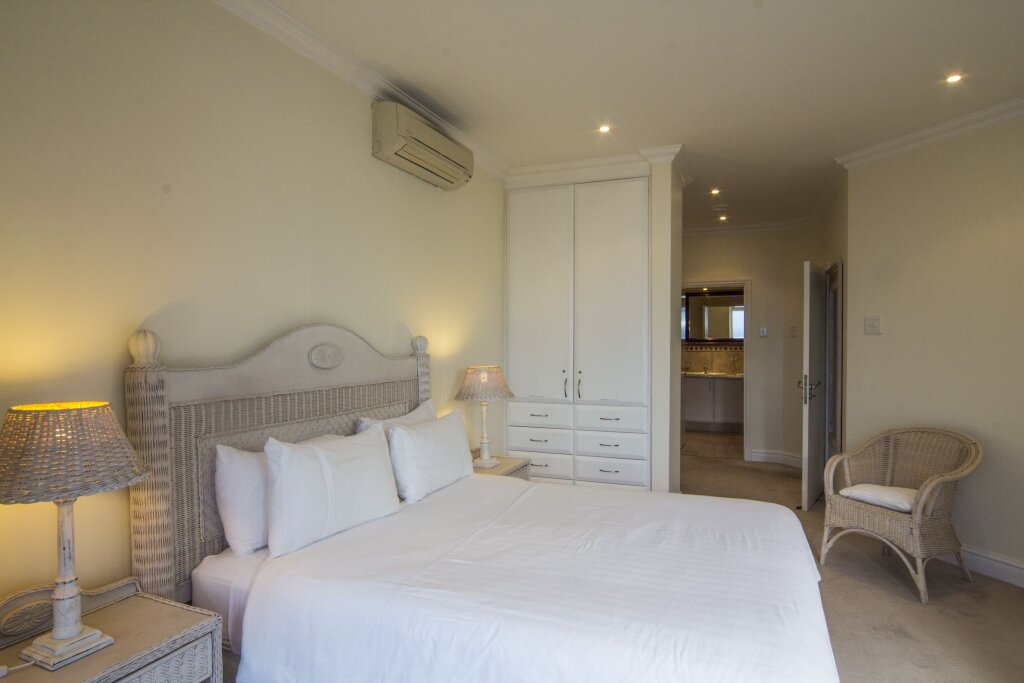 Номер Standard 203 Oyster Quays - by Stay in Umhlanga