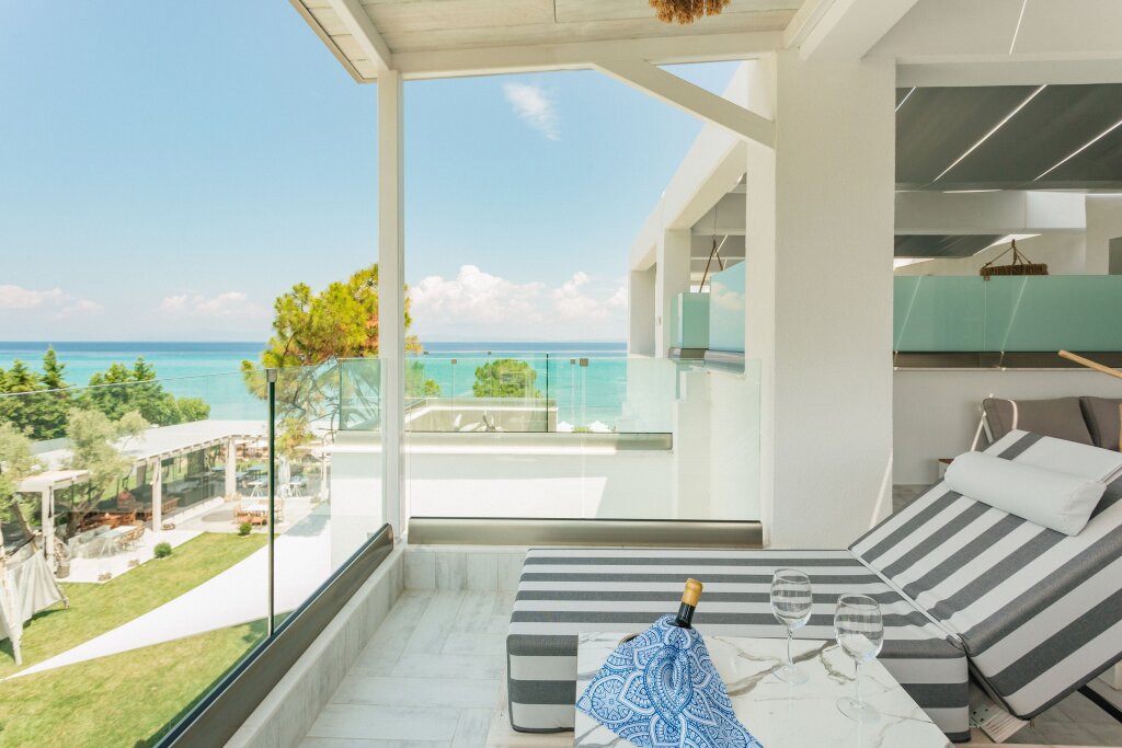 Люкс дуплекс с частичным видом на море Blue Carpet Luxury Suites
