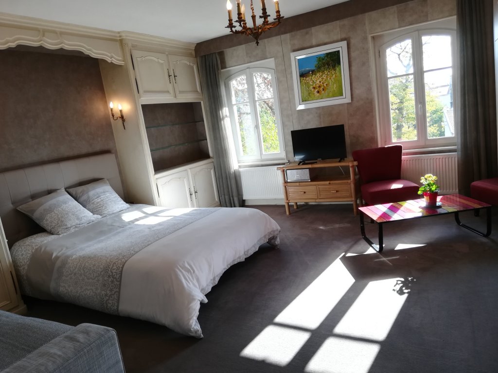 Standard room Jacaranda de Banaudon - Chambres d'Hôtes- Petits déjeuners inclus -Guest Rooms , Breakfast included - Lunéville Coeur de Ville