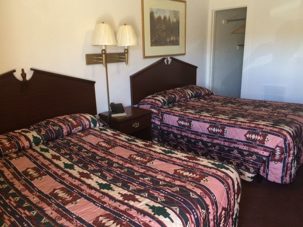 Standard room Americana Motel