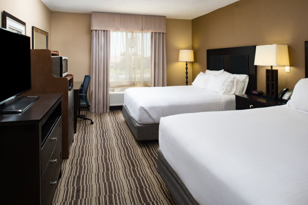 Номер Standard Holiday Inn Express Hotel & Suites Burlington, an IHG Hotel
