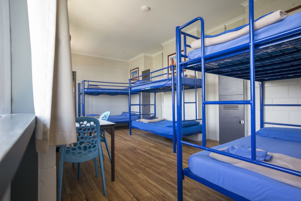 Кровать в общем номере (женский номер) YHA Coolangatta Gold Coast