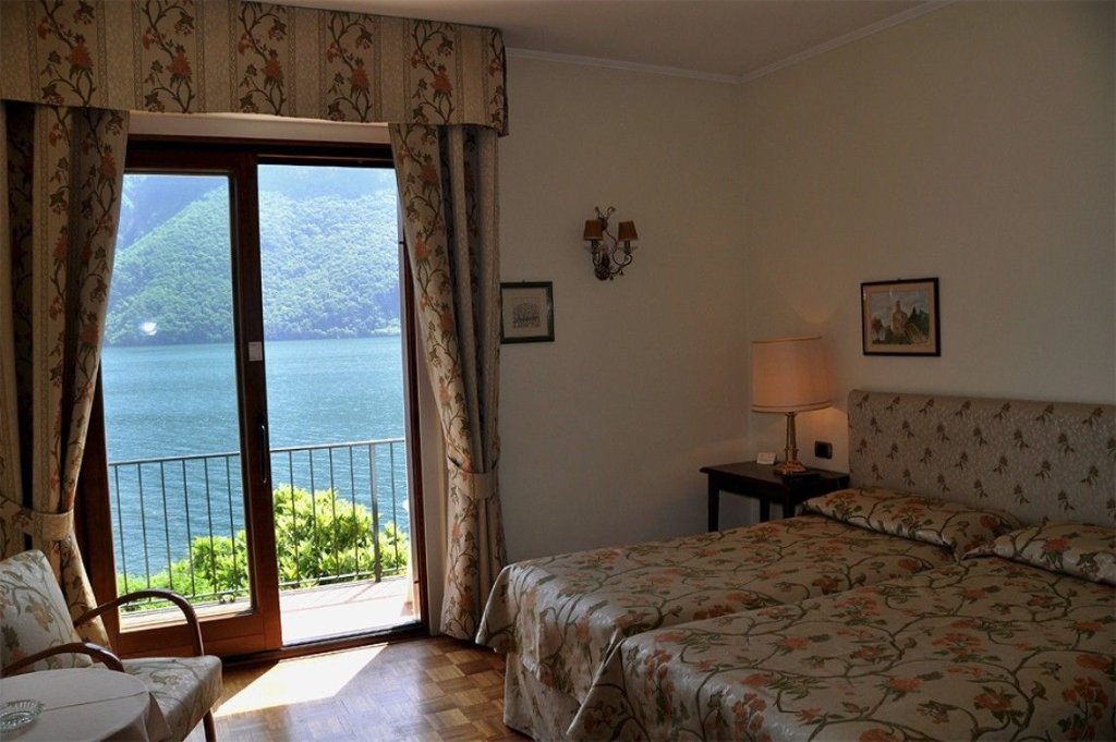 Habitación doble Confort con balcón y con vista al lago Hotel Stella D'Italia