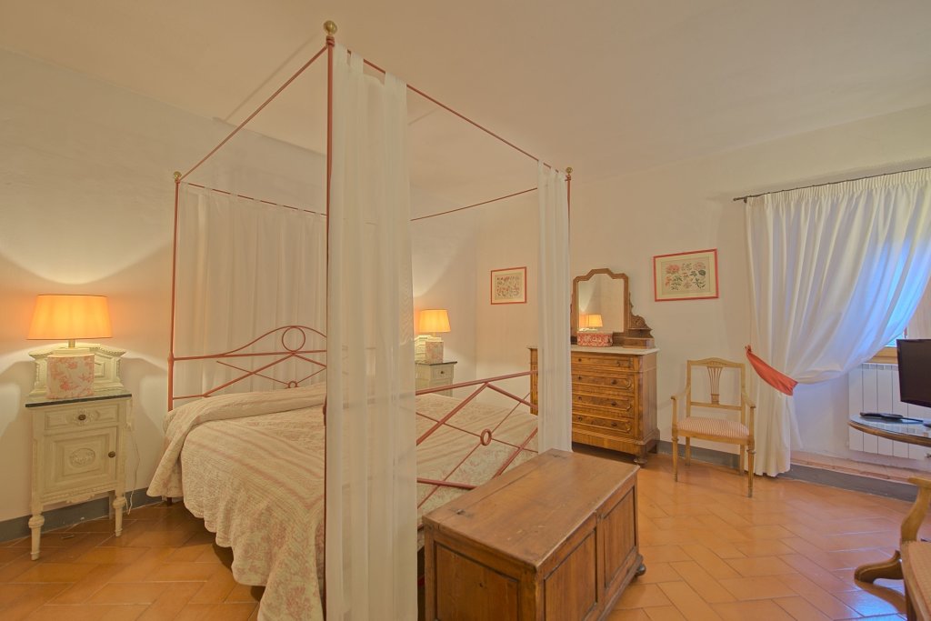 Кровать в общем номере с 6 комнатами Restored barn now luxury maisonette near Florence