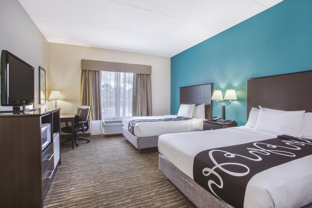 Четырёхместный номер Standard Comfort Inn & Suites Sarasota I75