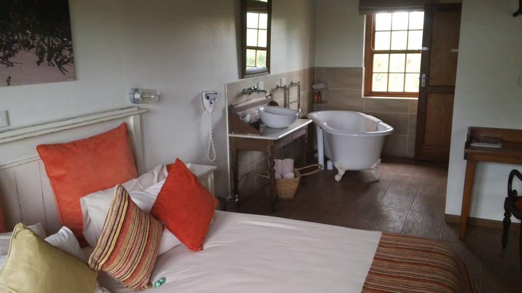 1 Bedroom Luxury Chalet beachfront Oyster Bay Lodge