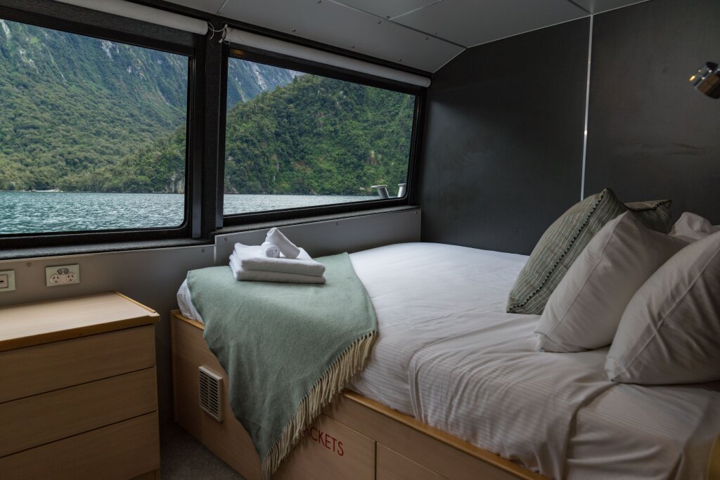 Двухместный номер Deluxe Milford Sound Overnight Cruise - Fiordland Discovery