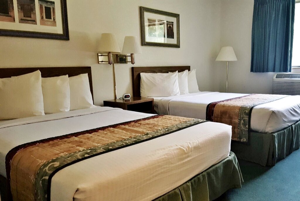 Suite Americas Best Value Inn and Suites Cassville/Roaring River