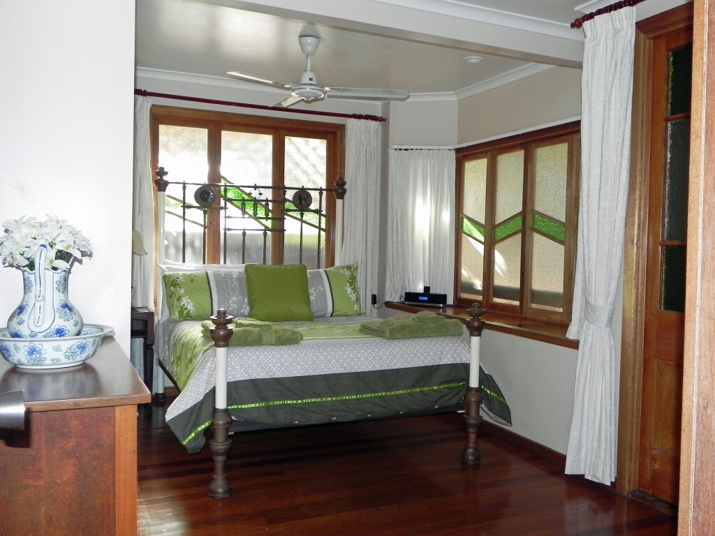 1 Bedroom Standard Suite Airlie Waterfront Bed & Breakfast