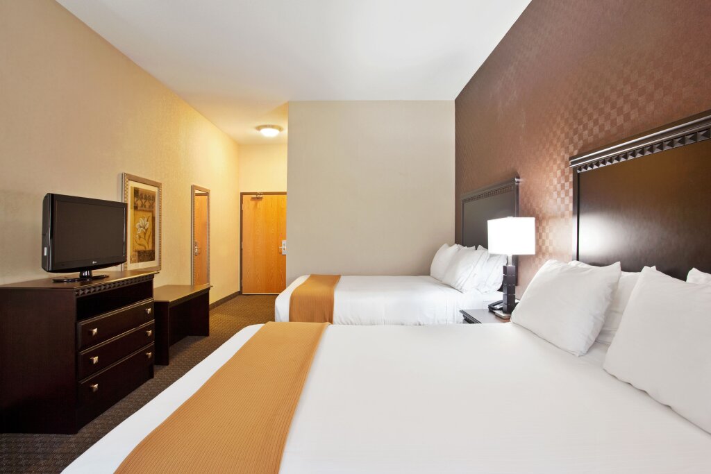 Номер Standard Holiday Inn Express Hotel & Suites Peru - Lasalle Area, an IHG Hotel
