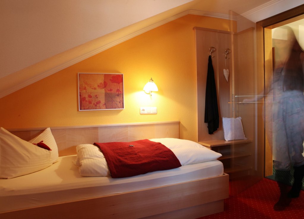 Standard Zimmer Die Lilie / Hotel Garni