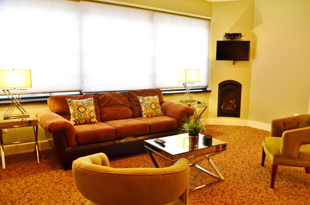 Luxus Suite Culpeper Center Suites