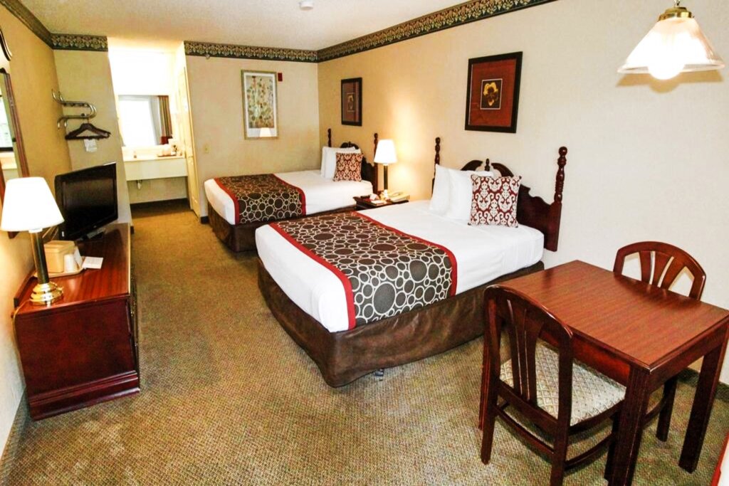 Standard quadruple chambre Hilltop Inn & Suites - North Stonington